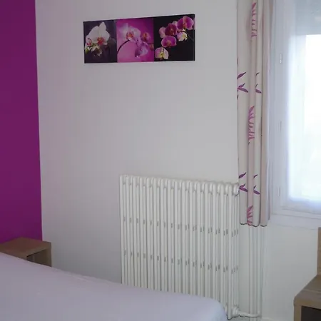 The Originals City, Le Savoy, קאין