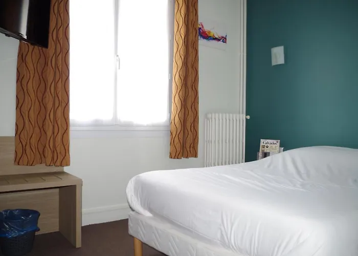 The Originals City, Le Savoy, קאין