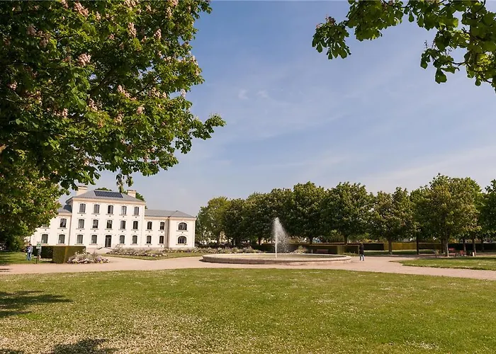 The Originals City, Le Savoy, מלון 3*