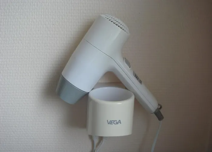 The Originals City, Le Savoy, 3* קאין