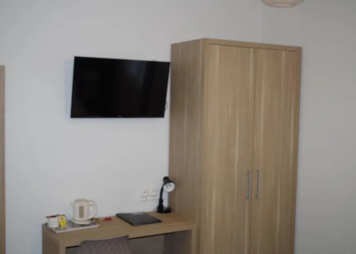 The Originals City, Le Savoy, קאין